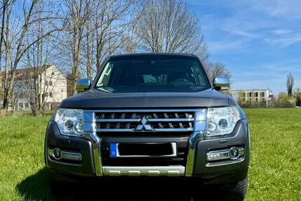 Mitsubishi Pajero 145.300 km 25.500 &euro; Gräfelfing 82166