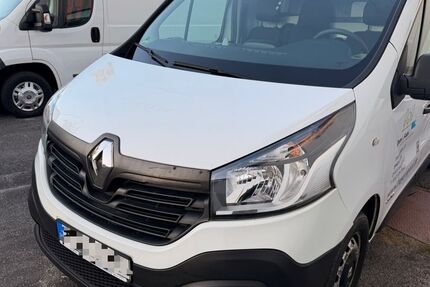 Renault Trafic 260.000 km 5.900 &euro; München 82178