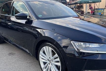 Skoda Superb 177.000 km 15.900 &euro; Unterföhring 85774