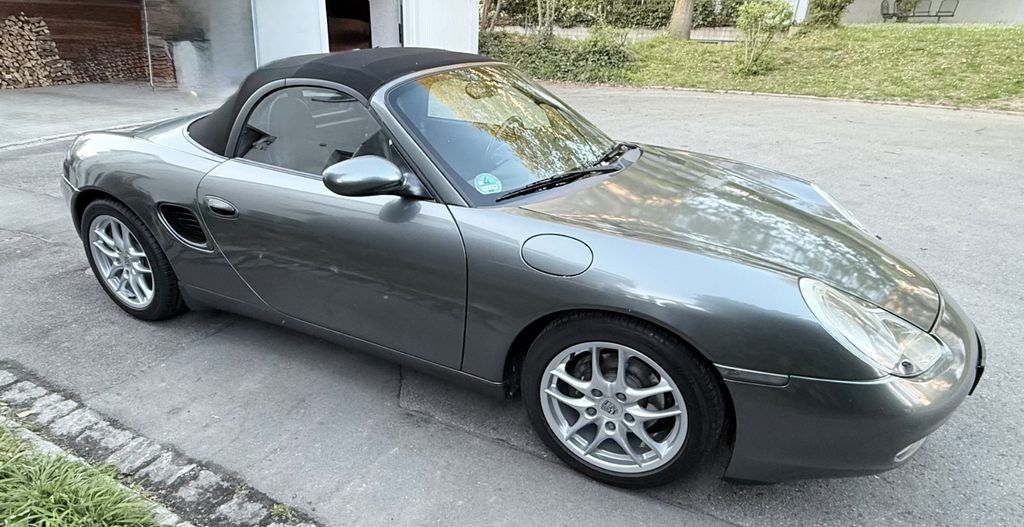 Porsche Boxster 157.000 km 21.986 &euro; München 81675