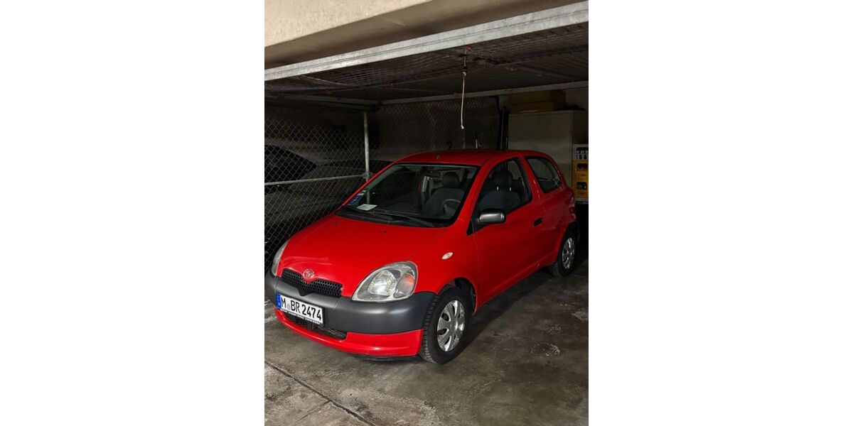 Toyota Yaris 158.000 km 1.349 &euro; München 81243