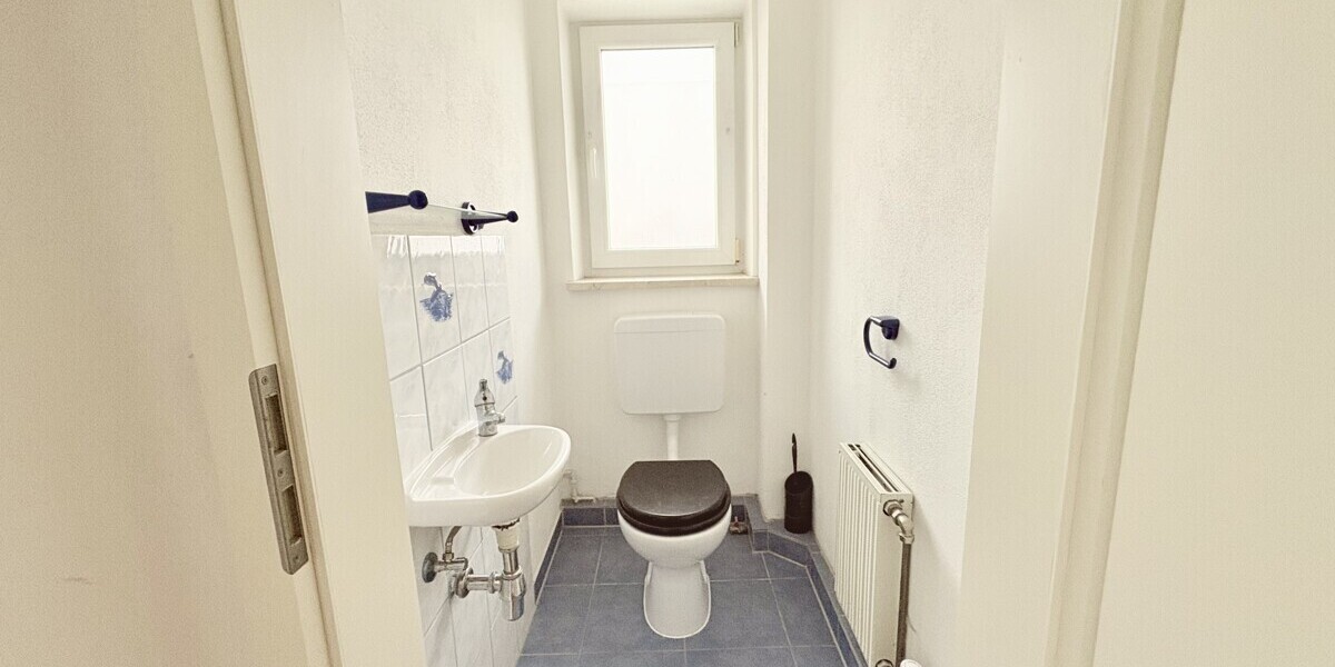 ***Zweifamilienhaus mit großem Grundstück & Baugenehmigung – vielseitig nutzbar*** - Zweifamilienhaus Perchting Perchting | Angebot:25987665