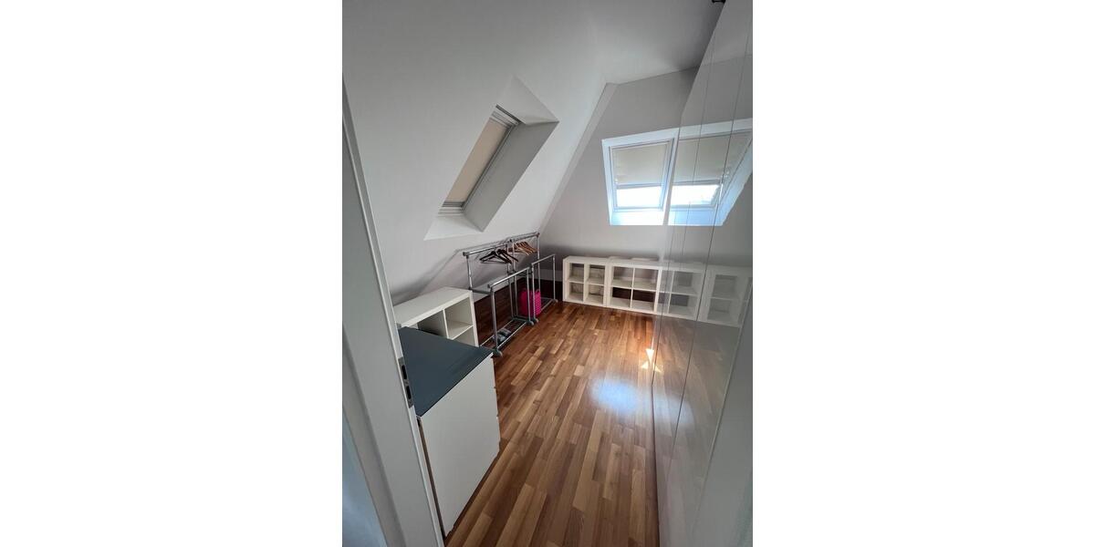 Dachgeschoßwohnung Neufahrn bei Freising Mintraching-Grüneck - 3.5 Zimmer, 94 m&sup2;, 2.350&euro; | Angebot:25841392