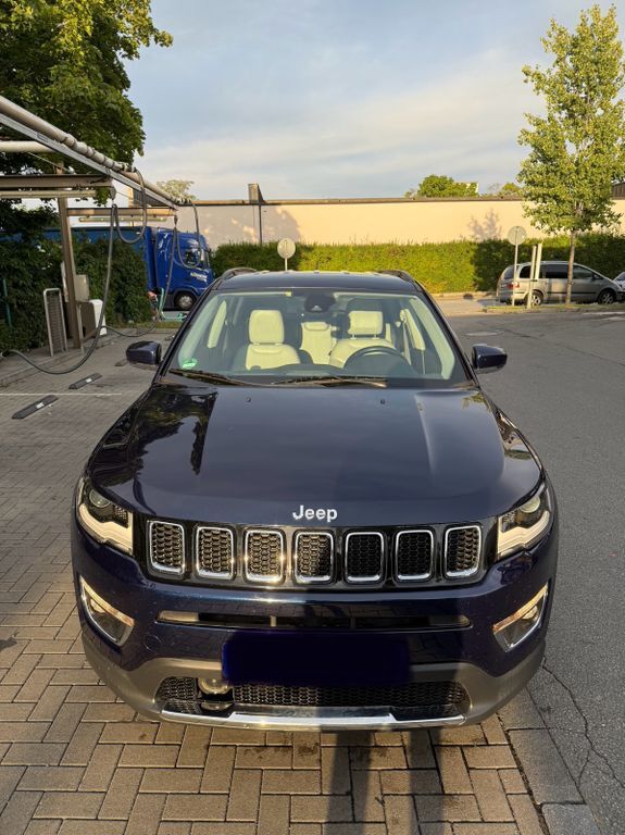 Jeep Compass 106.690 km 17.900 € München 80993