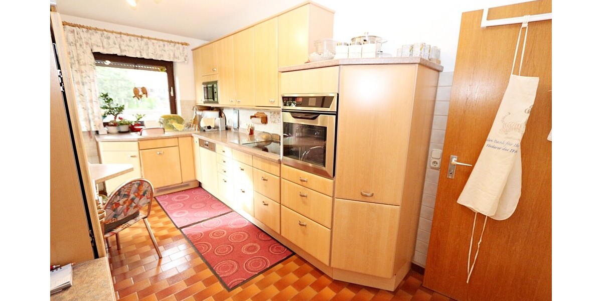 !! RARITÄT in SEENÄHE !! 4-Zimmer-WOHNUNG in Zwei-Familien-Haus * OG + DG mit Balkon + Garten * STA 4 zimmer