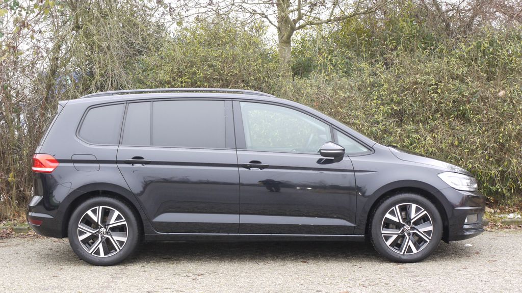 VW Touran 53.000 km 29.799 &euro; München 81243