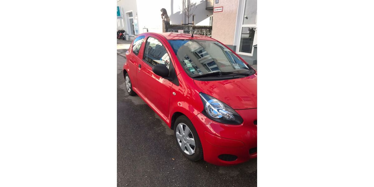 Toyota Aygo (X) 130.800 km 1.950 &euro; München 81243