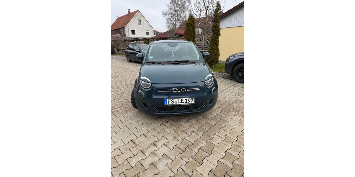 Fiat 500e 20.000 km 14.500 &euro; Hallbergmoos 85399