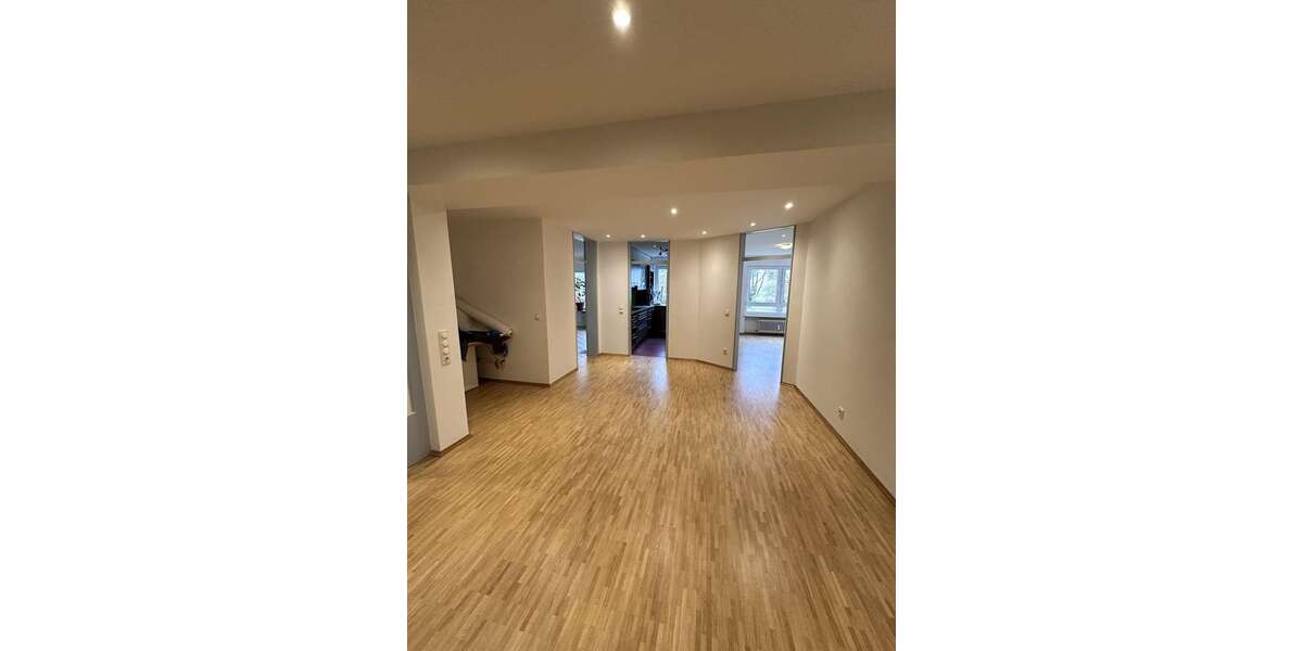 Etagenwohnung München Thalkirchen-Obersendling-Forstenried-Fürstenried-Solln - 5 Zimmer, 126 m&sup2;, 2.300&euro; | Angebot:26732889