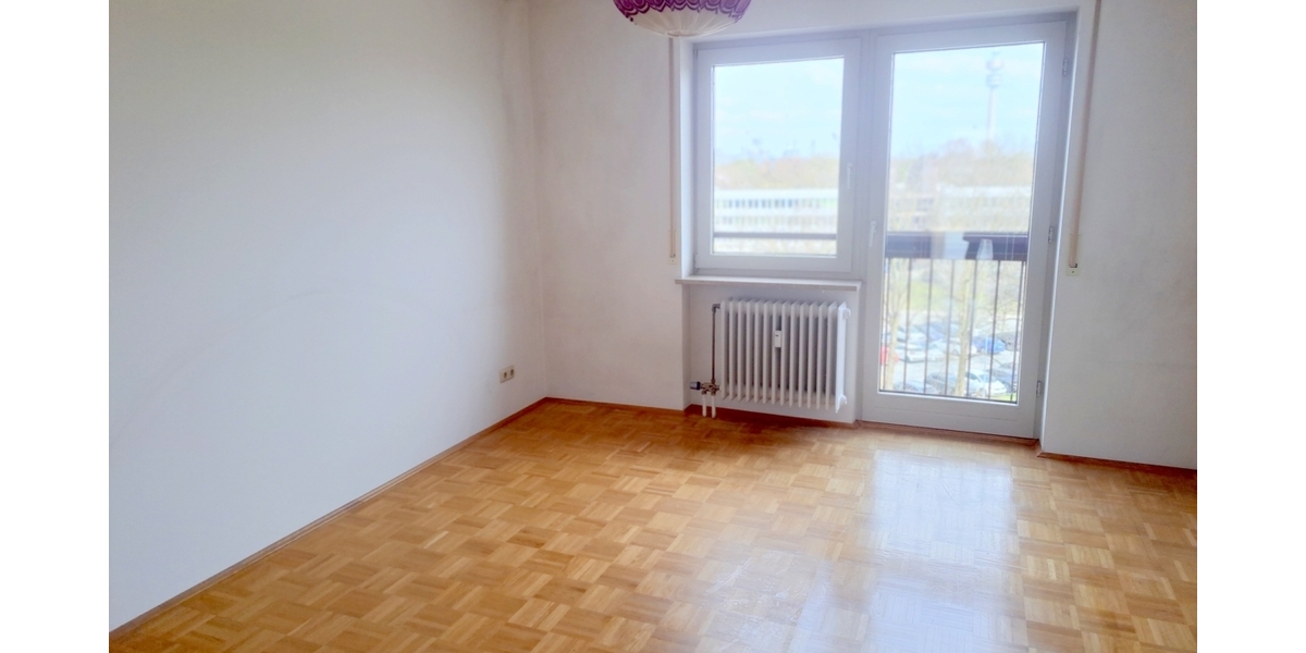 Helle 3-Zimmer-Wohnung in der obersten Etage in Neuhausen am Olympiapark-Süd - Etagenwohnung München Moosach | Angebot:25918911