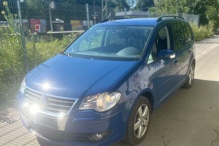 VW Touran 233.850 km 1.999 &euro; München 81929