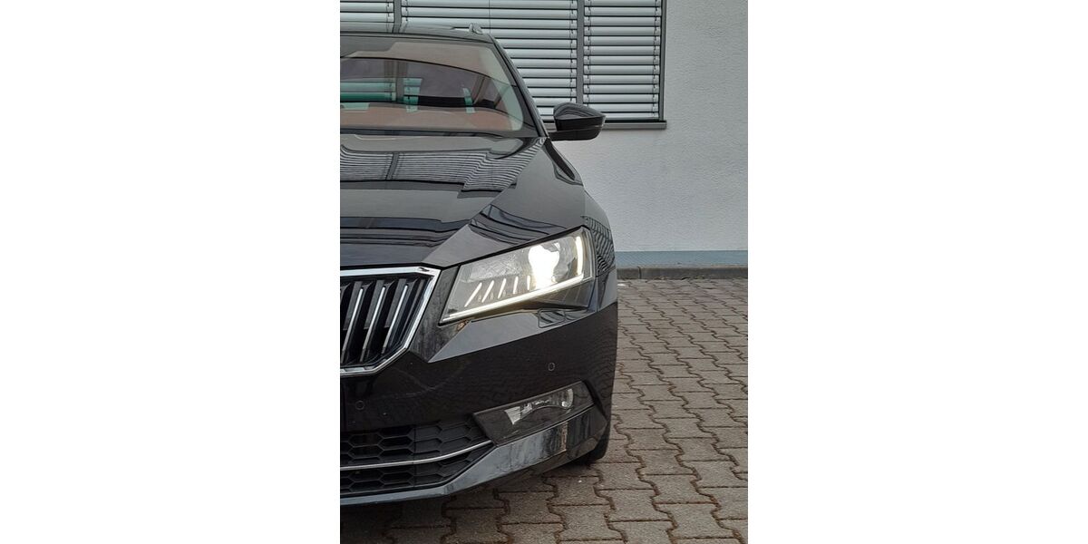Skoda Superb 147.798 km 22.999 &euro; Aschheim 85609