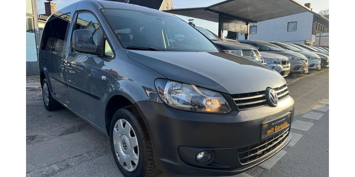 VW Caddy Maxi 104.000 km 10.990 &euro; München 81825