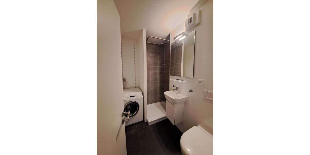 NEU... JETZT KOMMT FARBE INS SPIEL - RUHIGE LAGE - SONNIGE AUSSICHT 4 zimmer