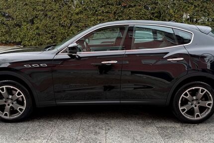 Maserati Levante 100.000 km 29.980 &euro; München 81827