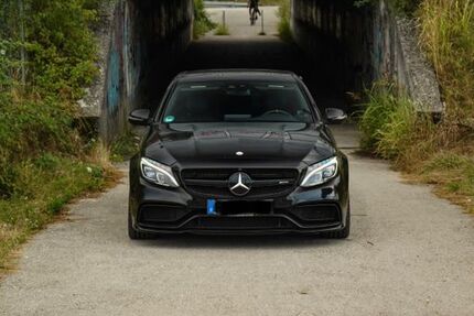 Mercedes-Benz C 63 AMG 72.000 km 42.700 &euro; Hallbergmoos 85399