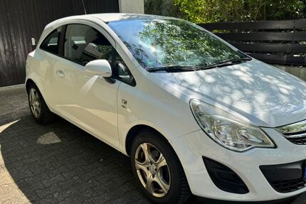 Opel Corsa 180.000 km 1.950 &euro; München 81825
