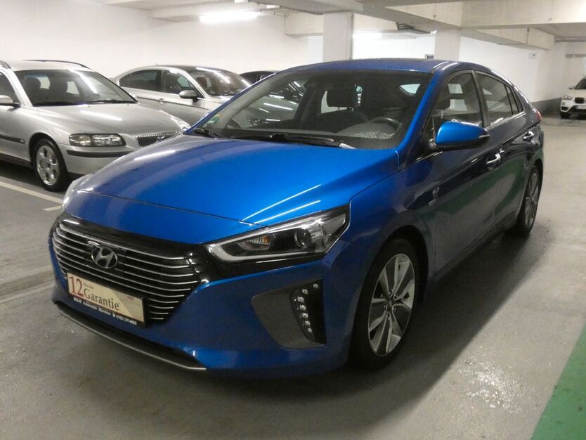 Hyundai IONIQ 140.567 km 11.700 € München 81825
