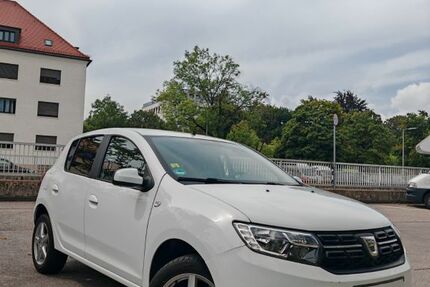 Dacia Sandero 69.000 km 6.950 &euro; München 81549