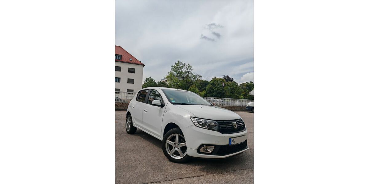 Dacia Sandero 69.000 km 6.950 &euro; München 81549