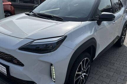 Toyota Yaris Cross 13.524 km 27.990 &euro; München 81677