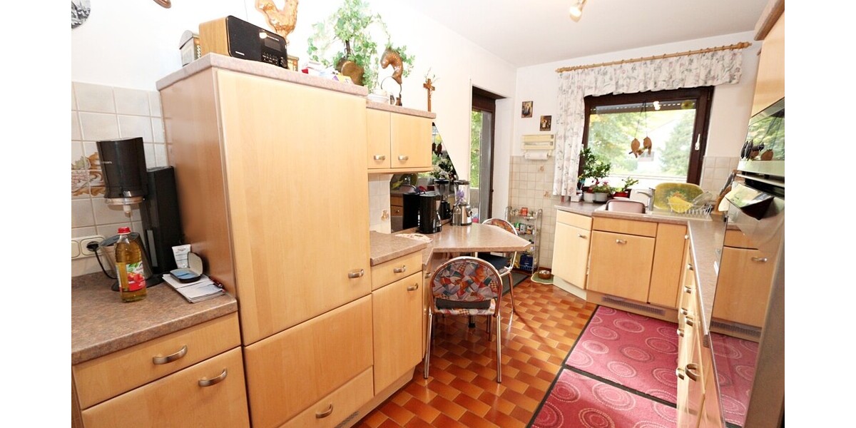 !! RARITÄT in SEENÄHE !! 4-Zimmer-WOHNUNG in Zwei-Familien-Haus * OG + DG mit Balkon + Garten * STA 4 zimmer