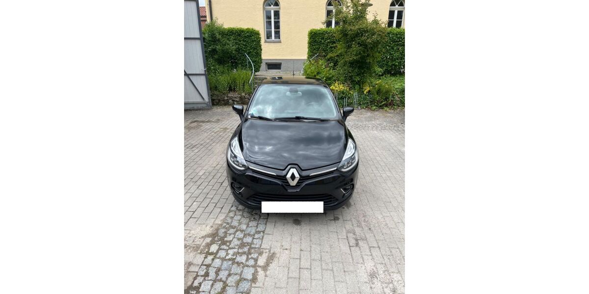 Renault Clio 105.500 km 7.490 &euro; München 81371