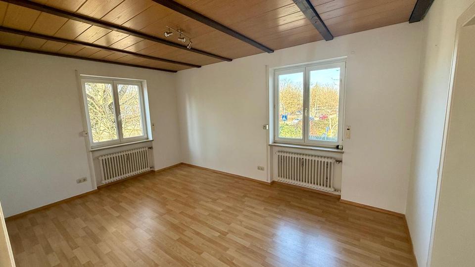 Großzügige 5-Zimmer-Wohnung im 1. OG eines Zweiparteinhauses 5 zimmer