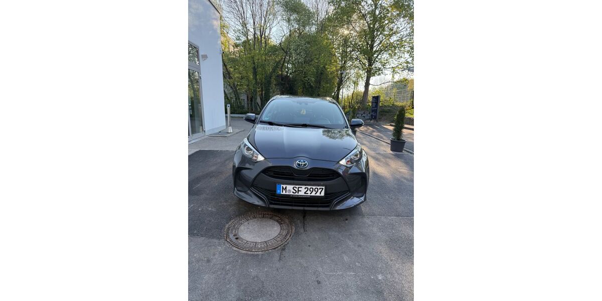 Toyota Yaris 86.000 km 15.500 &euro; München 81248