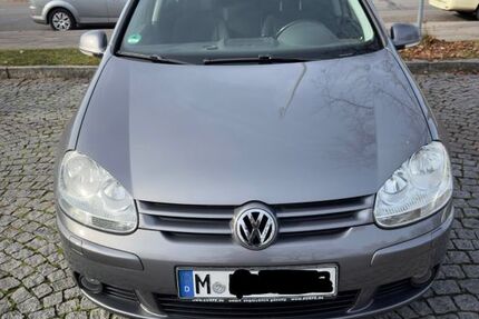 VW Golf 210.000 km 2.800 &euro; München 80995