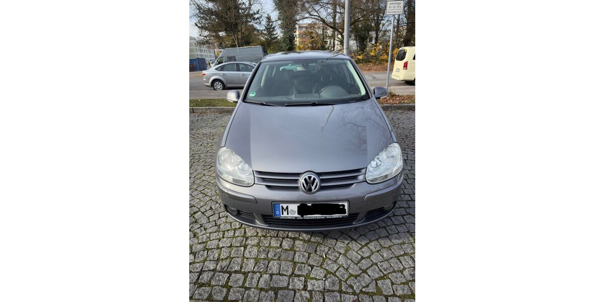 VW Golf 210.000 km 2.800 &euro; München 80995