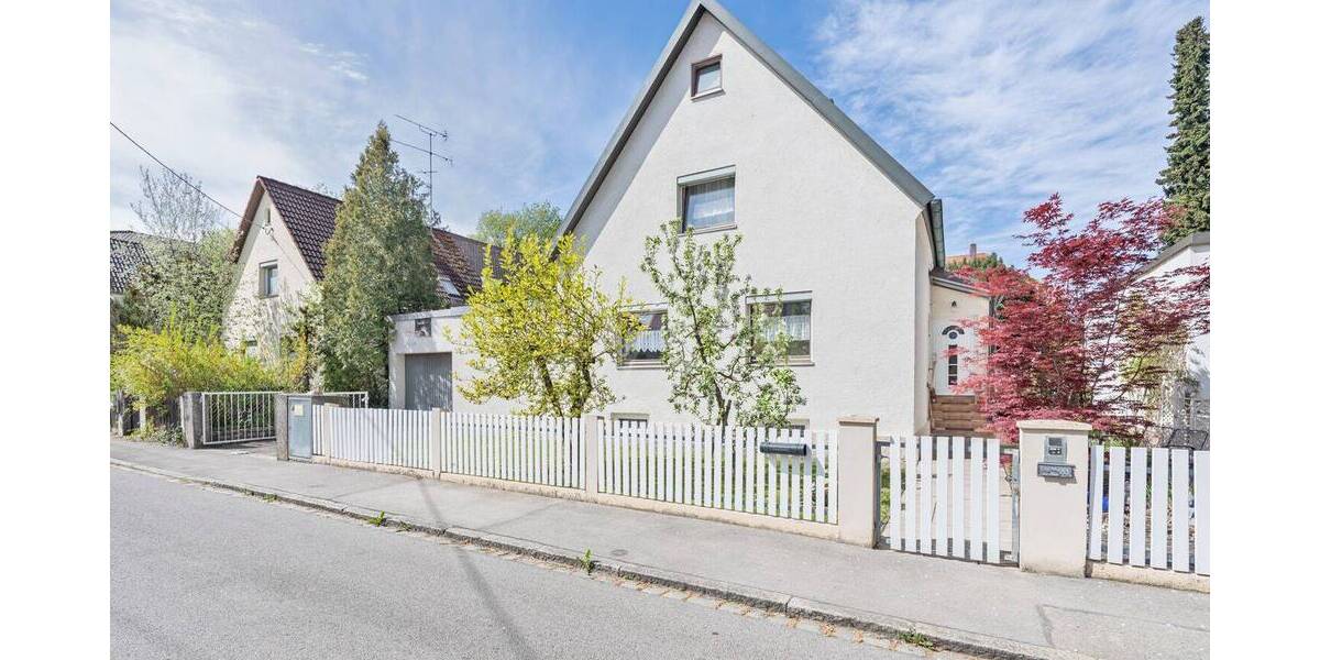 Einfamilienhaus München / Aubing Aubing-Lochhausen-Langwied - 8 Zimmer, 196 m&sup2;, 1.090.000&euro; | Angebot:26908661