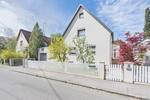 Einfamilienhaus München / Aubing Aubing-Lochhausen-Langwied - 8 Zimmer, 196 m&sup2;, 1.090.000&euro; | Angebot:26908661