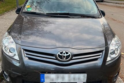 Toyota Auris 51.000 km 8.600 &euro; München 81369