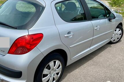 Peugeot 207 118.000 km 3.500 &euro; München 81737