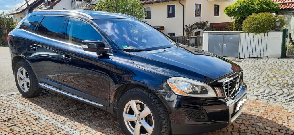 Volvo XC60 301.800 km 8.900 &euro; Seefeld 82229
