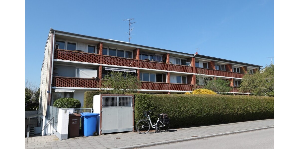 * im Dornröschenschlaf * 2-Zimmer-Wohnung * 2 sonnige Balkone * 1 Stellplatz * renovierungsbedürftig - Etagenwohnung Germering | Angebot:26287723