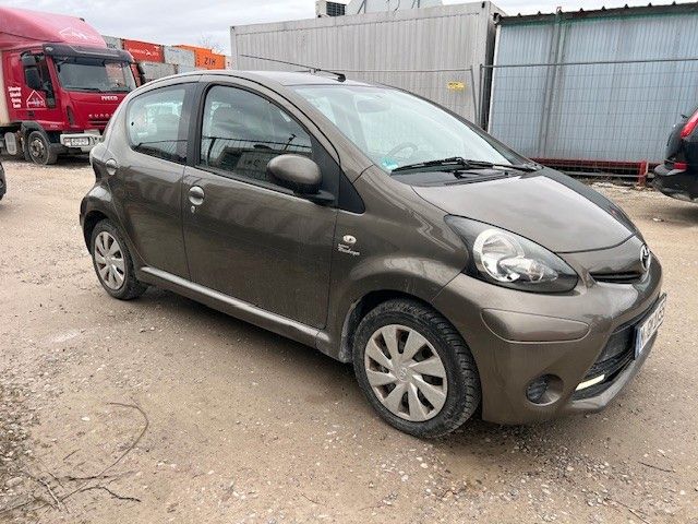 Toyota Aygo (X) 154.000 km 5.000 &euro; München 81829
