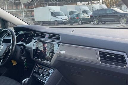 VW Touran 129.354 km 15.900 &euro; München 81243