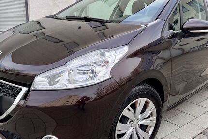Peugeot 208 121.989 km 4.690 &euro; München 81829