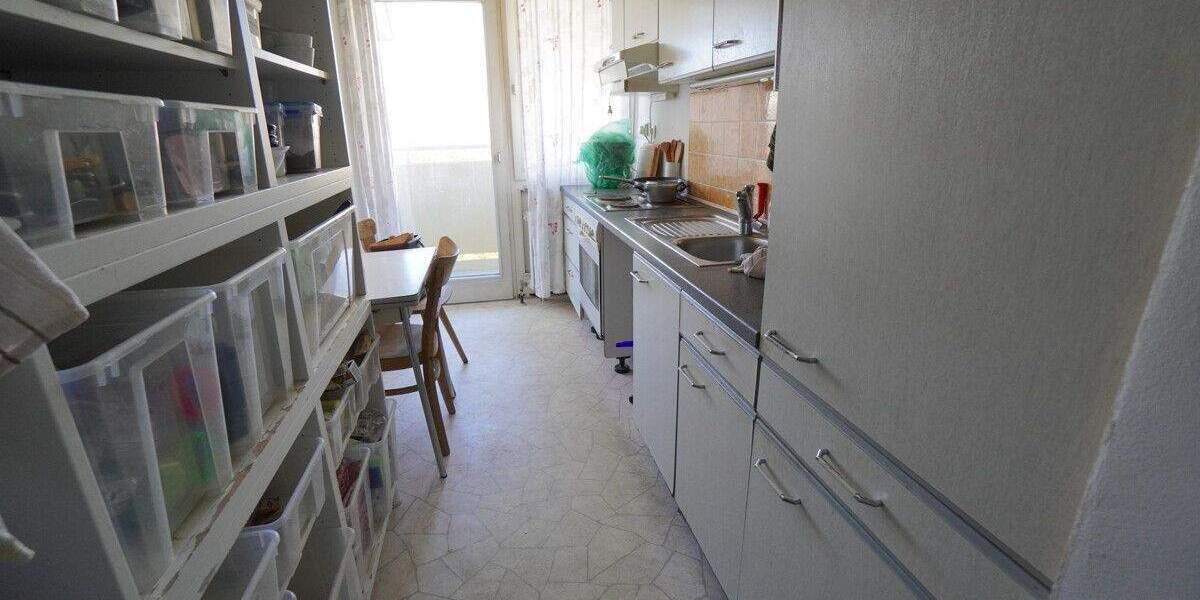 sanierungsbedürftige Wohnung - für Singles, Paare oder eine 2er-WG 2 zimmer