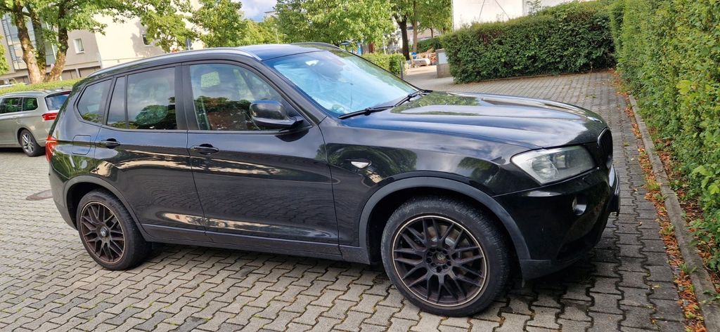 BMW X3 210.000 km 13.750 &euro; München 80689