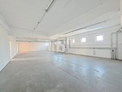 TROCKENE + SICHERE STORAGEFLÄCHE MIT AUFZUG 2. OG - Gewerbeobjekt München Aubing-Lochhausen-Langwied | Angebot:27233839