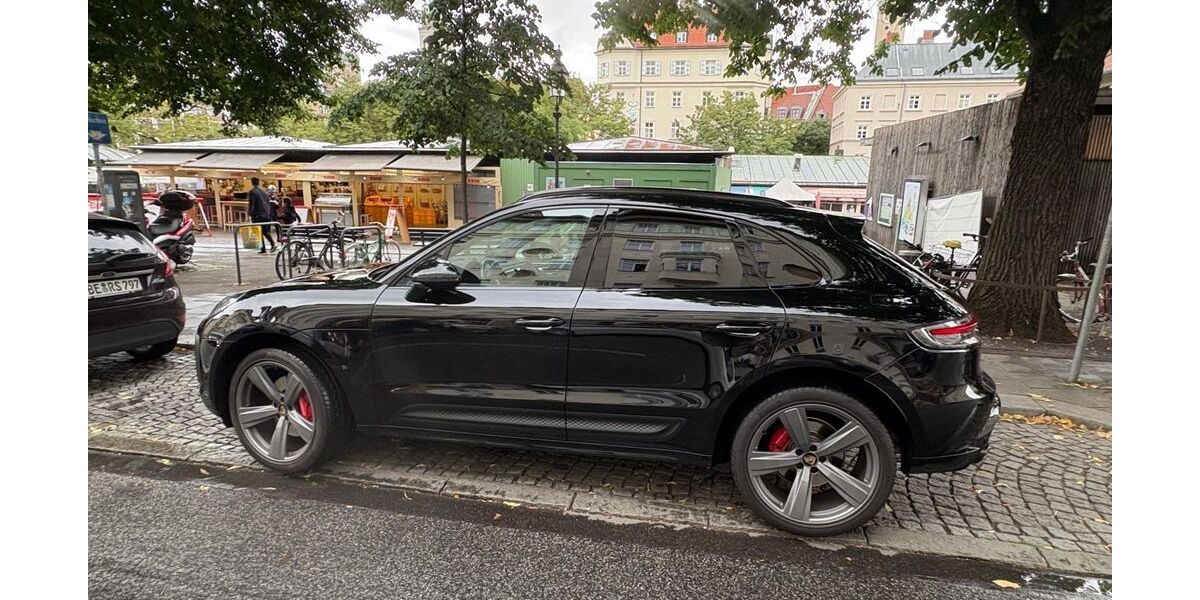 Porsche Macan 21.000 km 77.000 &euro; München 81827
