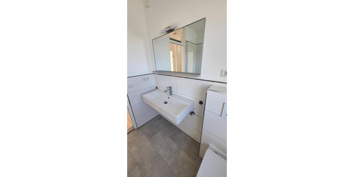 Erdgeschoßwohnung Karlsfeld - 3 Zimmer, 100 m&sup2;, 1.750&euro; | Angebot:25571950