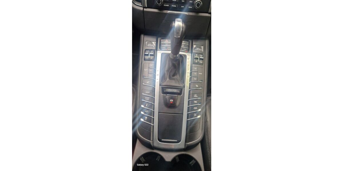 Porsche Macan 129.100 km 37.700 &euro; Munchen 81671
