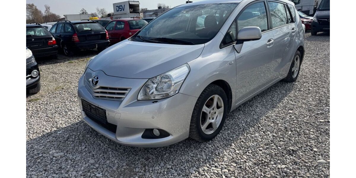Toyota Verso 330.000 km 2.700 &euro; München 81829