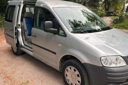 VW Caddy 220.000 km 2.600 &euro; München 81929