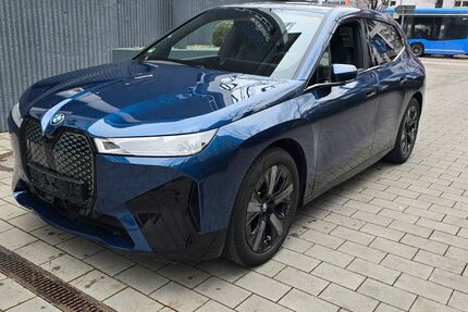 BMW iX 23.500 km 46.499 &euro; München 80689