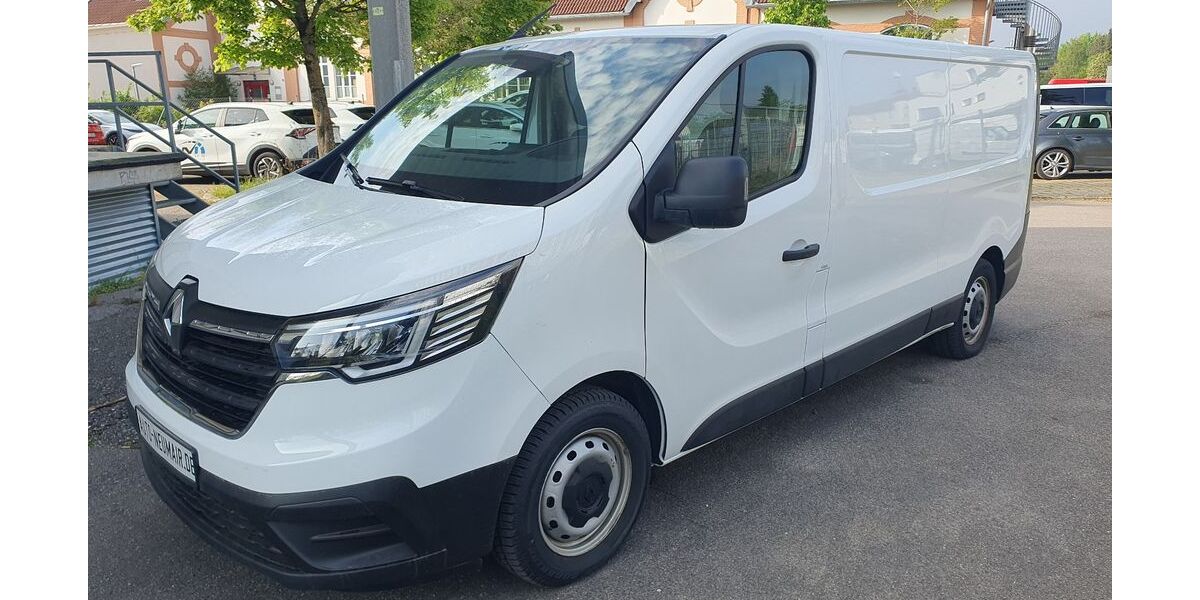 Renault Trafic 88.000 km 18.900 &euro; München 81825